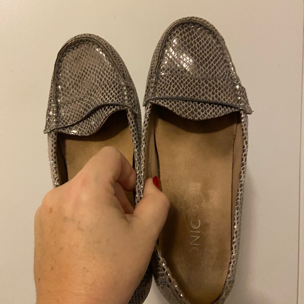 Vionic Women's Metallic Snakeskin Loafers